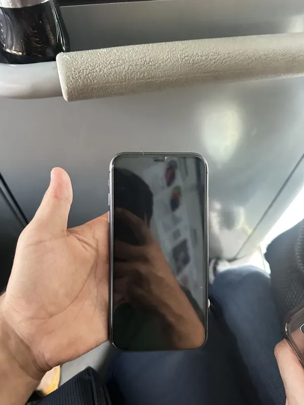 Iphone 11 sotiladi 3
