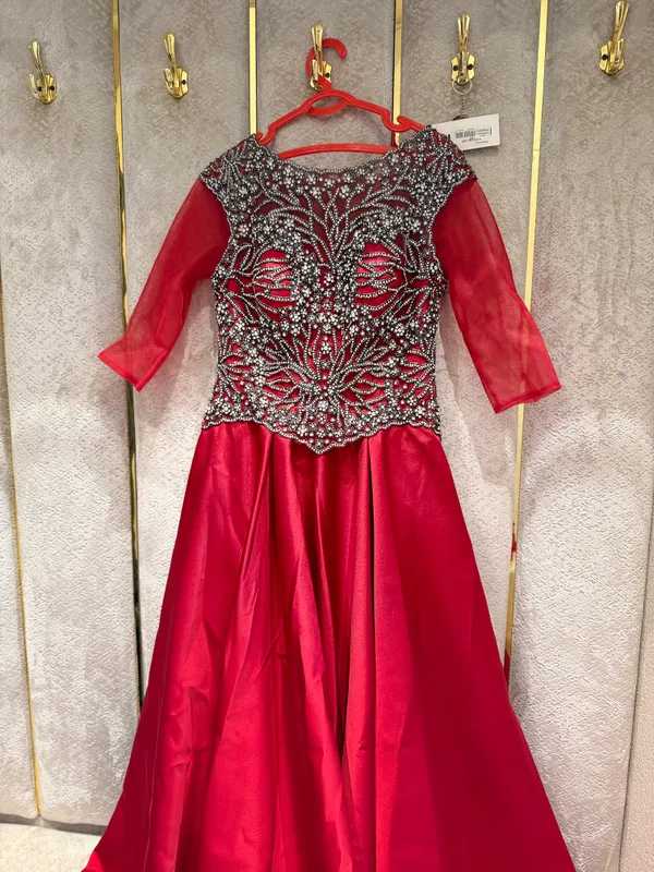 Qizil ko‘ylak Swarovski toshlari 2