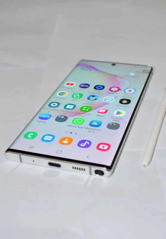 продам оригинальный Samsung Galaxy Note 10 Plus — фото 1