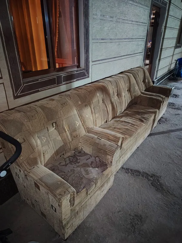Kreslo divan sotıladı 1 Kreslo divan sotıladı 1