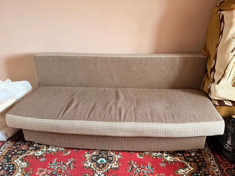 Yaxshi holatdagi yig‘iladigan divan 2 Yaxshi holatdagi yig‘iladigan divan 2