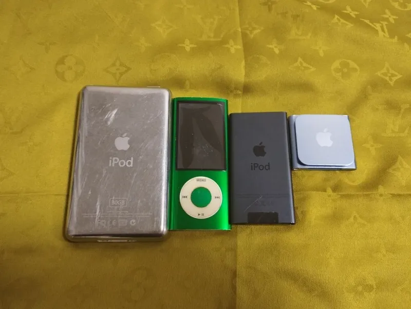 Assalom alekum Ipodlar Sotiladi Xar Xil Zapchast xisobida Zaryadkasi — фото 1
