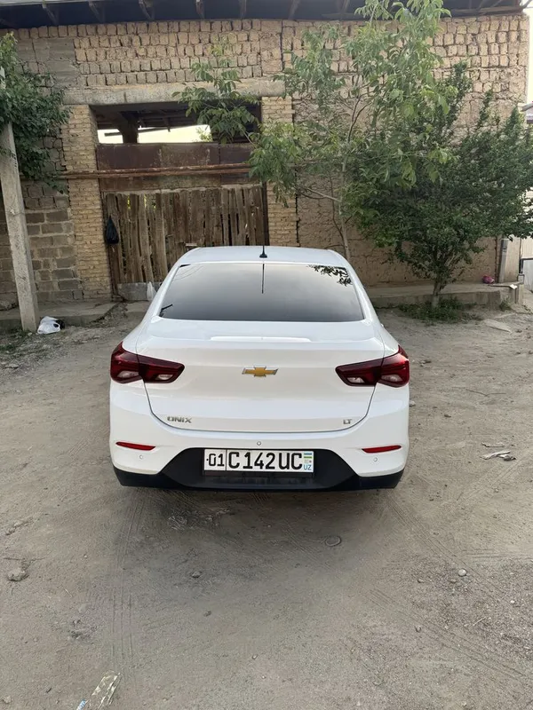 Продаю Chevrolet Onix — фото 2
