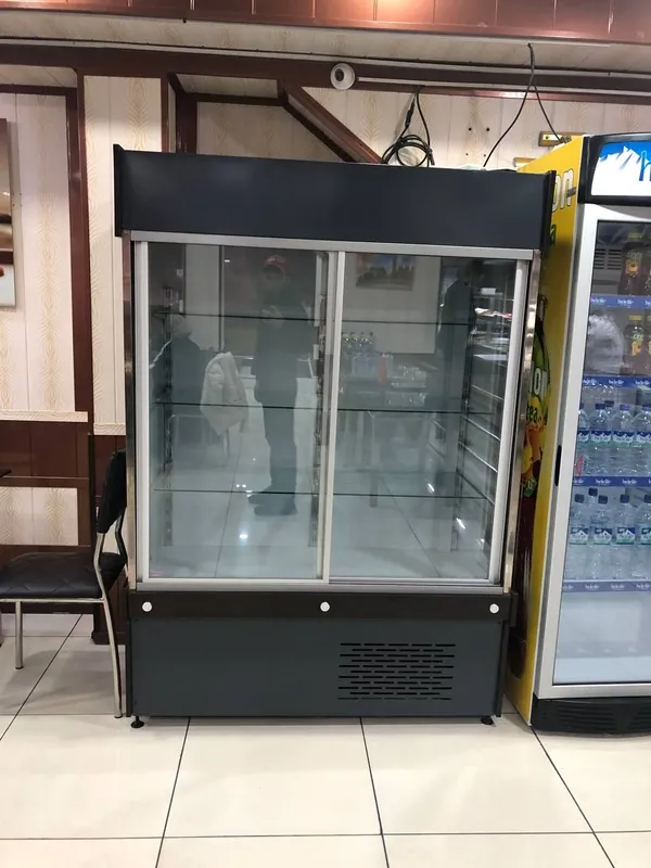 Vitrinalik Muzlatgich sig'imi 1000 litr. 1