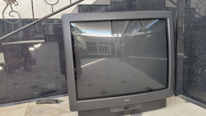 Televizor yaxshi ishlaydi antenaga ulash bo‘ldi. — фото 2