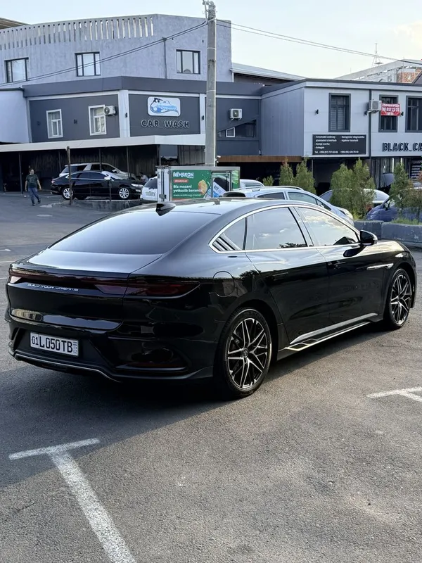 BYD han 605 km 2025 smart 3 BYD han 605 km 2025 smart 3