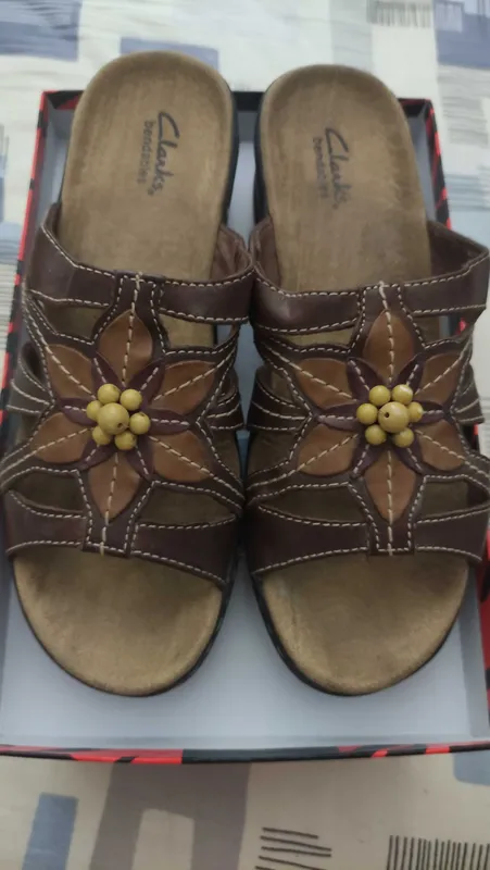 Clarks кожаные женские шлепки.