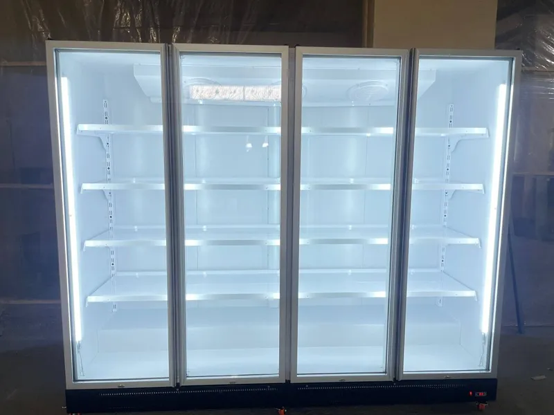 Xaladenik vitirina yangi Azron va sfatli