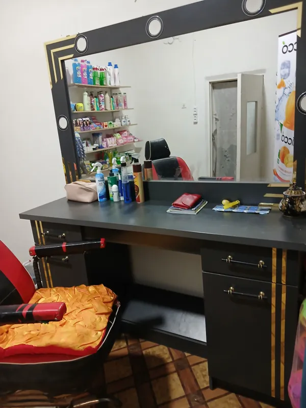 Продаются кресла и зеркала для салона 3 Продаются кресла и зеркала для салона 3