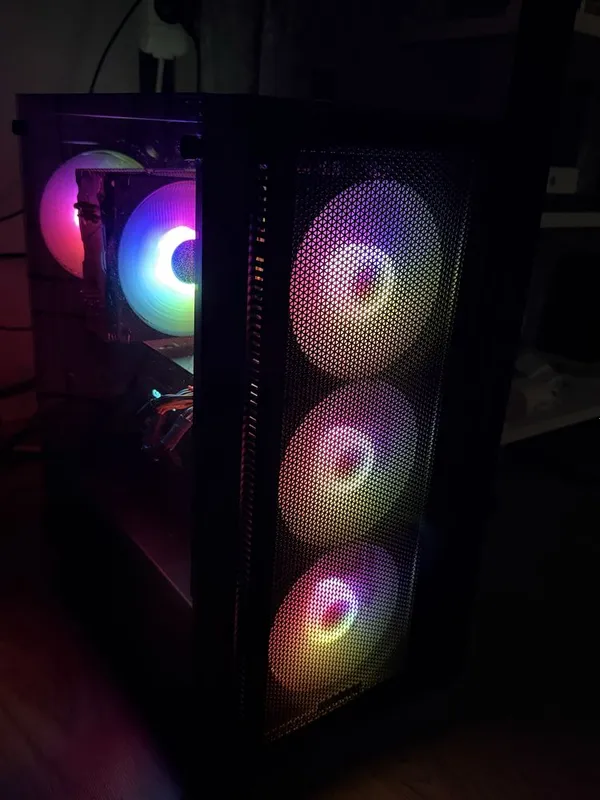 Monitor va barcha periferiya bilan o‘yin kompyuteri 4 Monitor va barcha periferiya bilan o‘yin kompyuteri 4