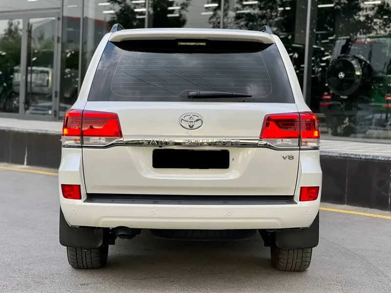 Toyota Land Cruiser 200 4 Toyota Land Cruiser 200 4