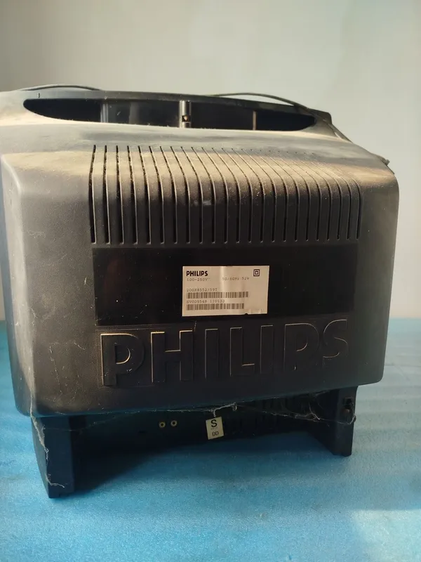 Телевизор PHILIPS 3 Телевизор PHILIPS 3