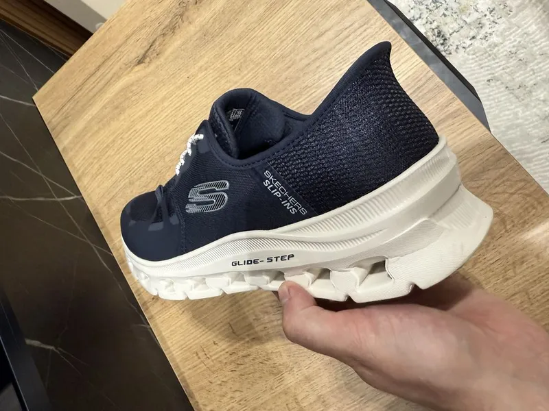 Кроссовки Skechers — фото 3