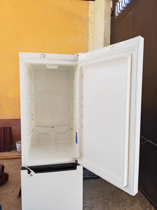 Indesit холодильник 3