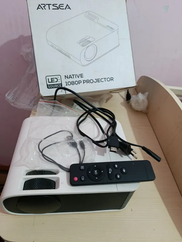 Videoproyektor 1 oy ishlatilgan 1100 000
