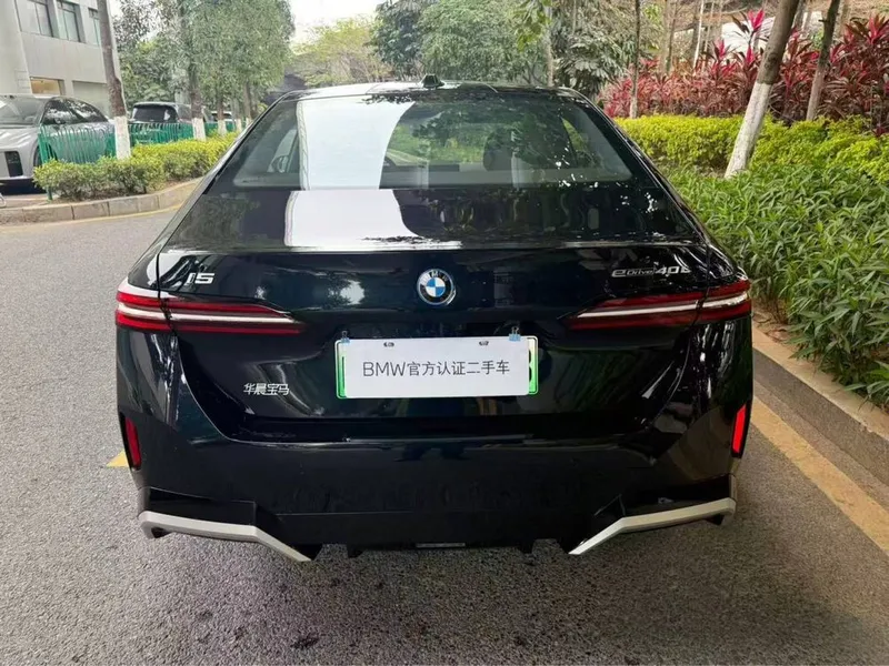 BMW i5 40L 2025 yil M-Sport