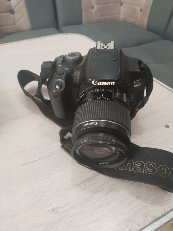 Canon 700D sotiladi