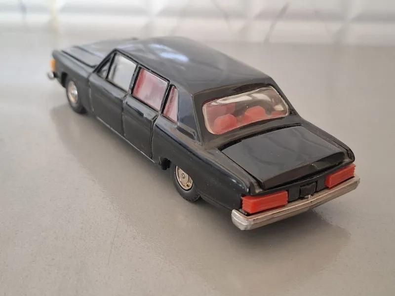 Коллекционная модель Чайка Газ 14, масштаб 1:43 — фото 4