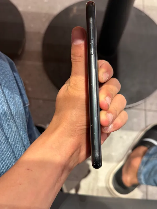 Iphone xr 128 gb qora 5