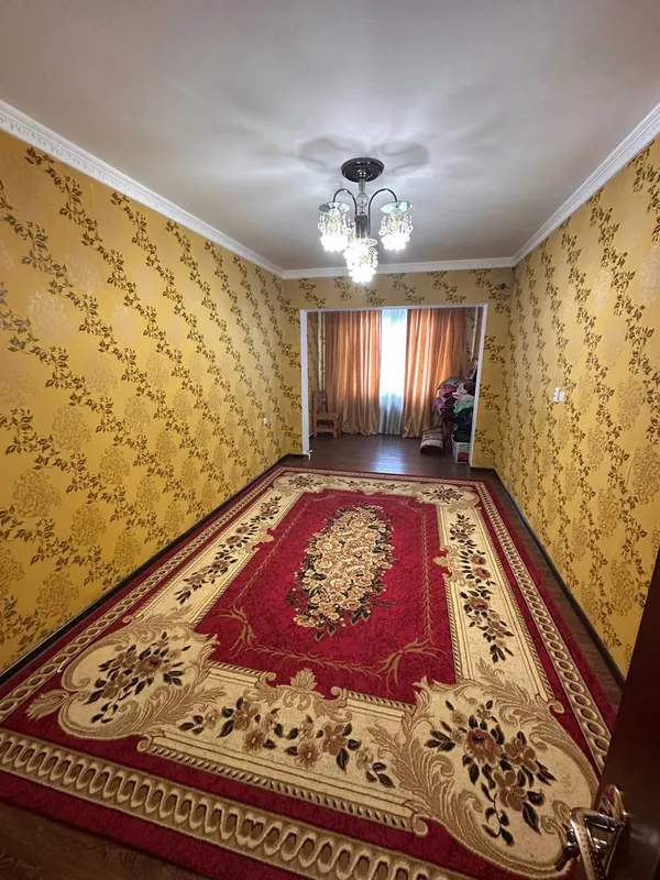 Сдаётся трёхкомнатная на м-в Карасу 1 — фото 1
