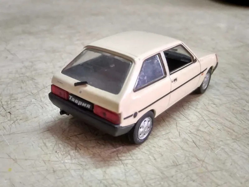 Коллекционная модель Заз-1102 Таврия масштаб 1:43, DeAgostini 4 Коллекционная модель Заз-1102 Таврия масштаб 1:43, DeAgostini 4