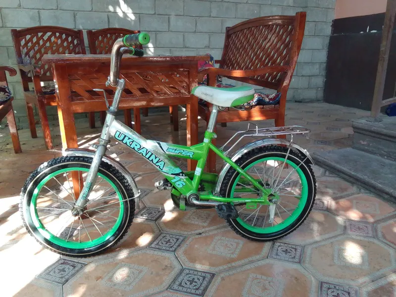Bolalar velosepedi xolati yaxshi balonları yangi qoʻyilgan