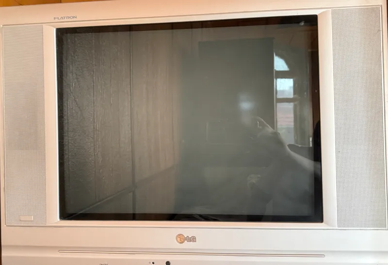 Продаётся телевизор LG 1