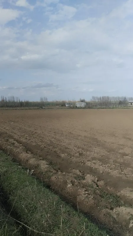 Участка сотилади