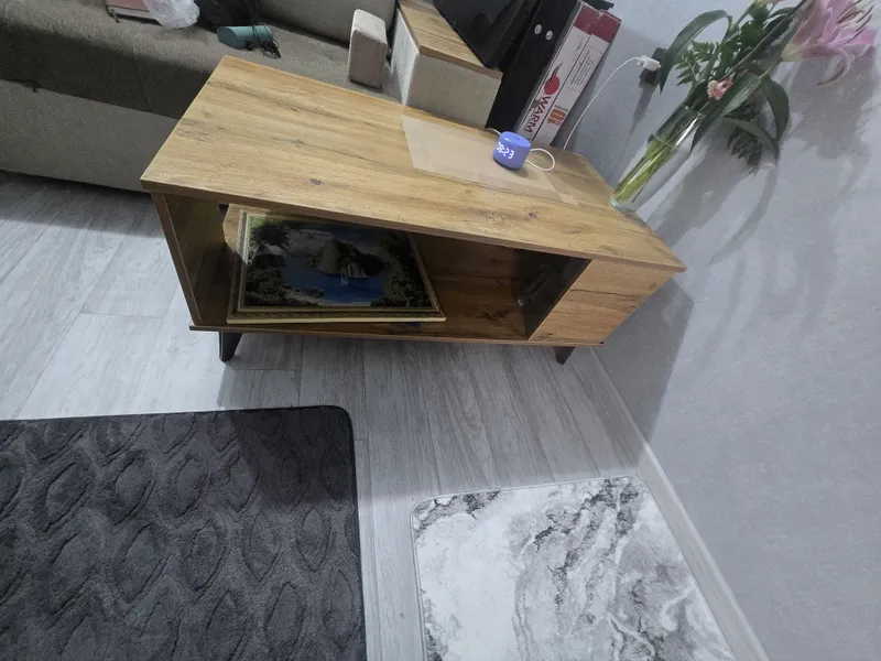 Продам диван и стол для спальни,гостиной