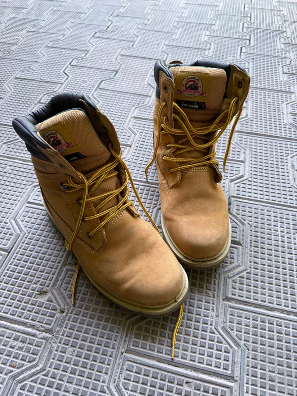CHEGIRMALI SOTUV! USA dan waterproof etiklar, 43–43.5 4
