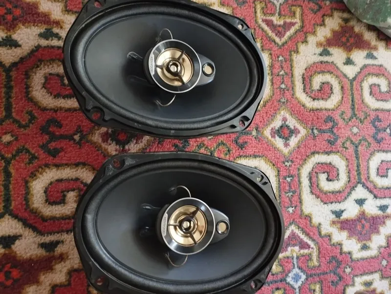 Kenwood kolonka sotiladi deyarli yangi 2