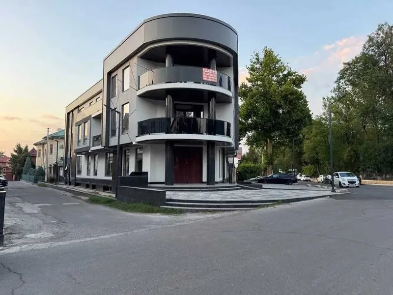 Аренда отдельно стоящего здания 1050 м² | 3 этажа + подвал — фото 2