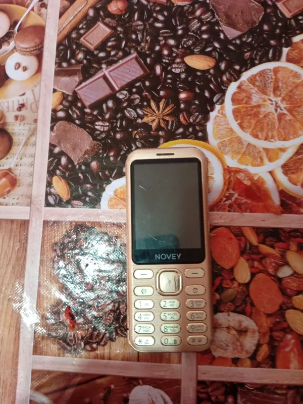 novey ikkita simlarga ketadi bitta feleshka ketadi
