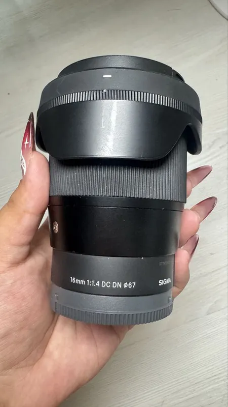 Sony ZV-E10 + Sigma 16mm f/1.4 + Sony 18-105mm f/5+ Аксесуары 4