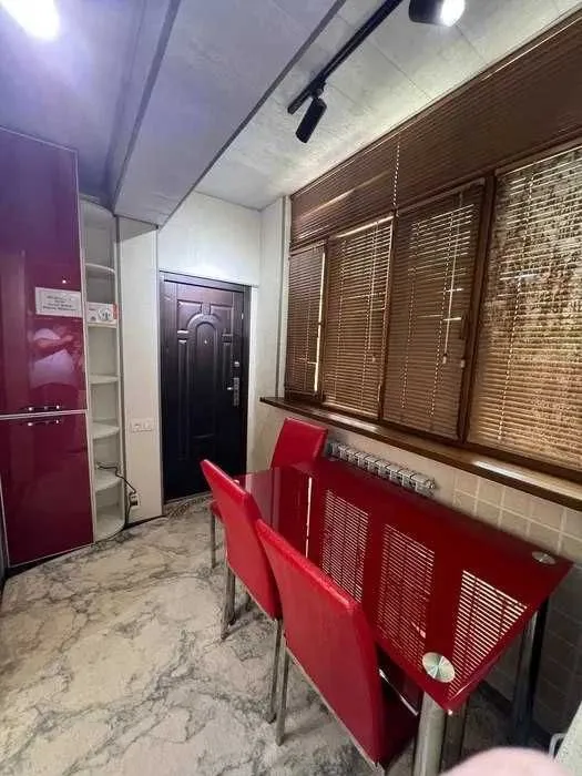 Shoshilinch ijaraga beriladi: 2 xonali, 4-kvartal Shohsaroy *R 4