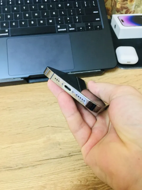 Iphone 14 pro LL/A 5
