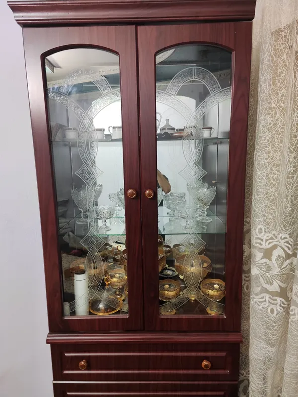Гостиный шкаф