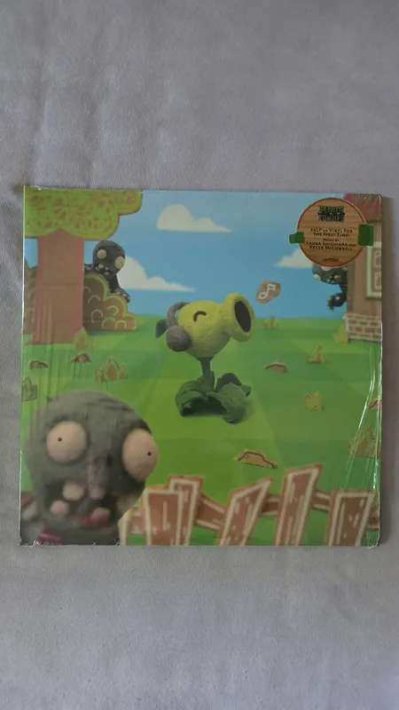 Пластинки с саундтреком из игры Plants vs. Zombies 1 Пластинки с саундтреком из игры Plants vs. Zombies 1