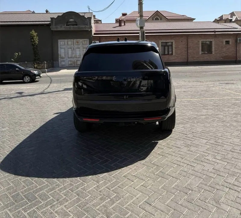 Range Rover P530 LWB 7 seats 2026 3 Range Rover P530 LWB 7 seats 2026 3