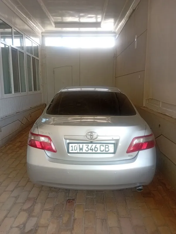 Tayota camry sotiladi 5