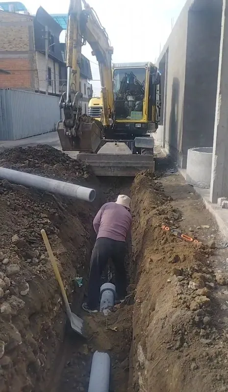 Монтаж наружный канализация, водопровод и септик , выгребный яма . 5 Монтаж наружный канализация, водопровод и септик , выгребный яма . 5