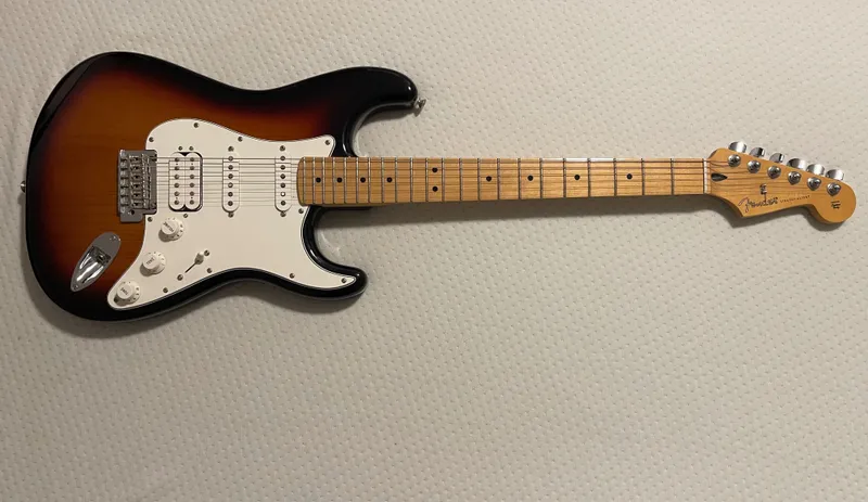 Fender Stradocaster Mexico с кейсом