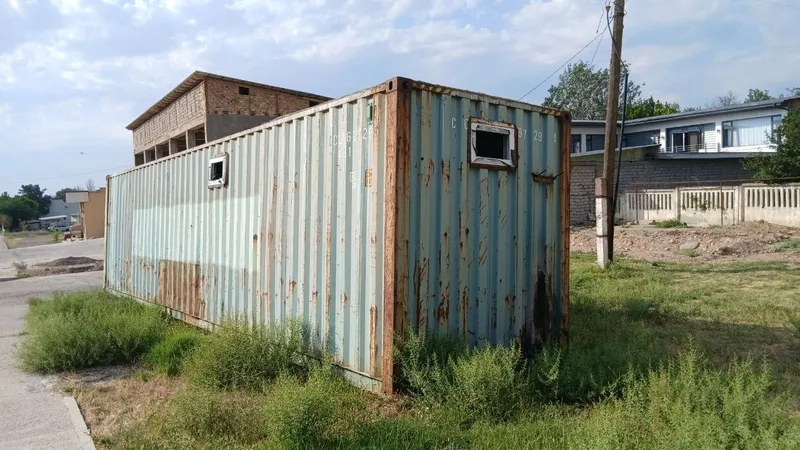Продаётся Контейнер 2 Продаётся Контейнер 2