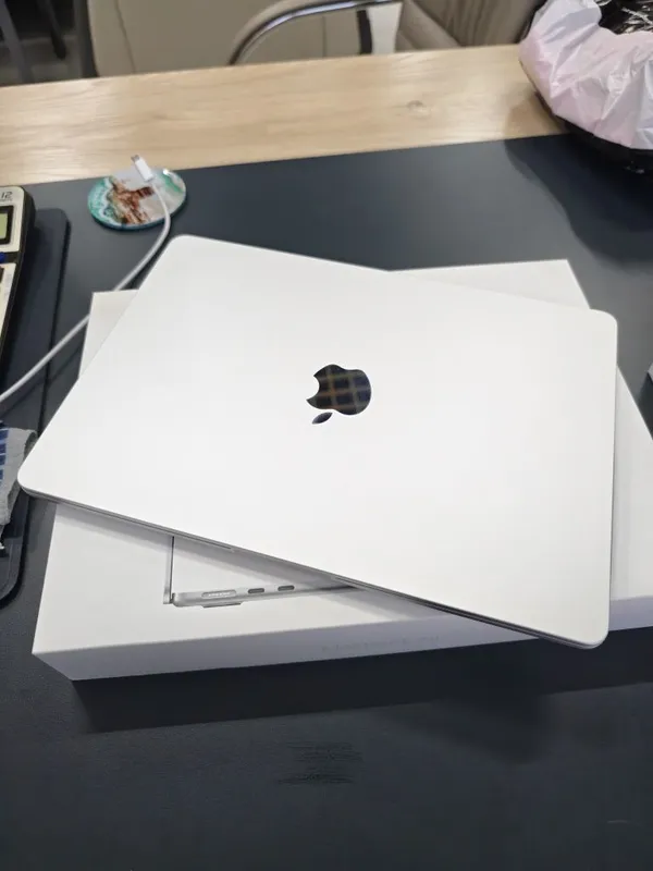 MacBook Air M2 8/512, 86%, 106 циклов 2 MacBook Air M2 8/512, 86%, 106 циклов 2