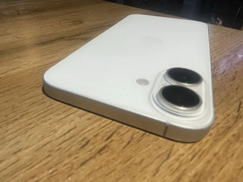 I phone 16 plus 4