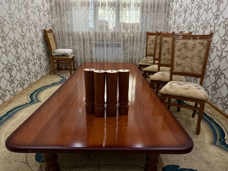 Стол 12 стульев для гостей