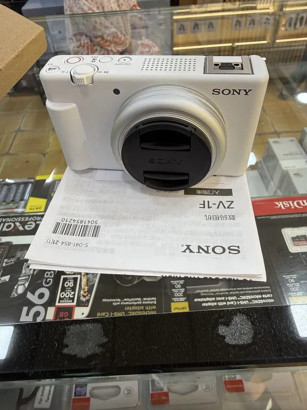 Продается Sony фотоаппарат zv-1F 2 Продается Sony фотоаппарат zv-1F 2
