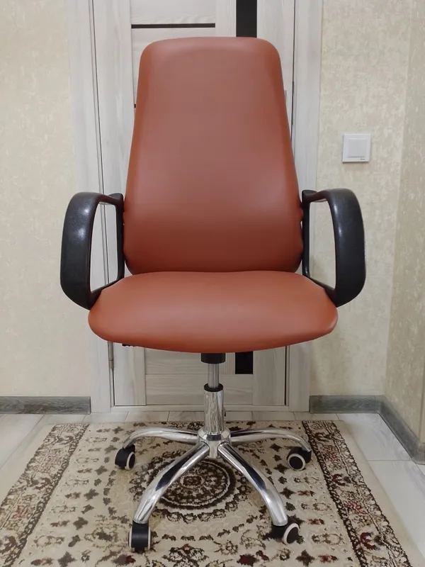 Продаётся кресло Diplomat, механизмы работают 1