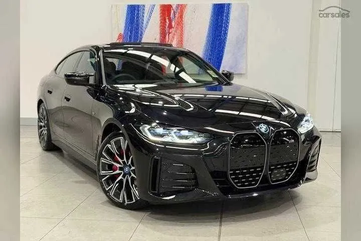 Bmw I-4 40L naxt va halol nasiya