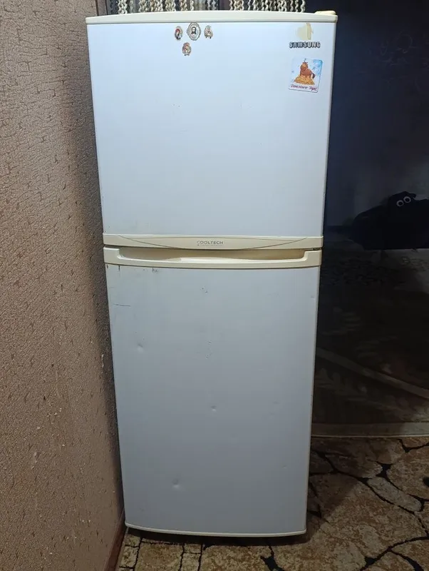 Продам холодильник Самсунг, состояние не лучшее